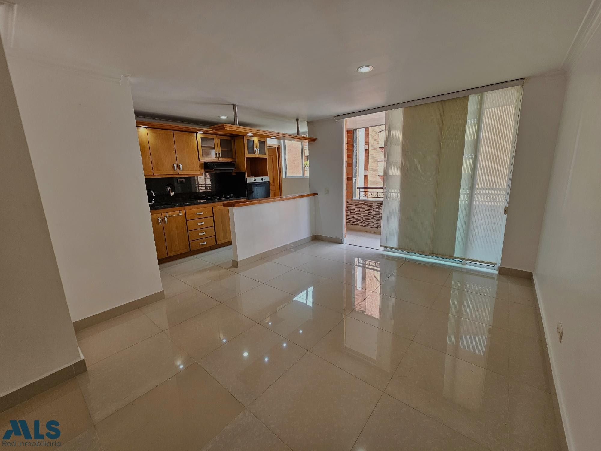VENTA APARTAMENTO LAURELES EDIFICIO EXCLUSIVO medellin - santa teresita