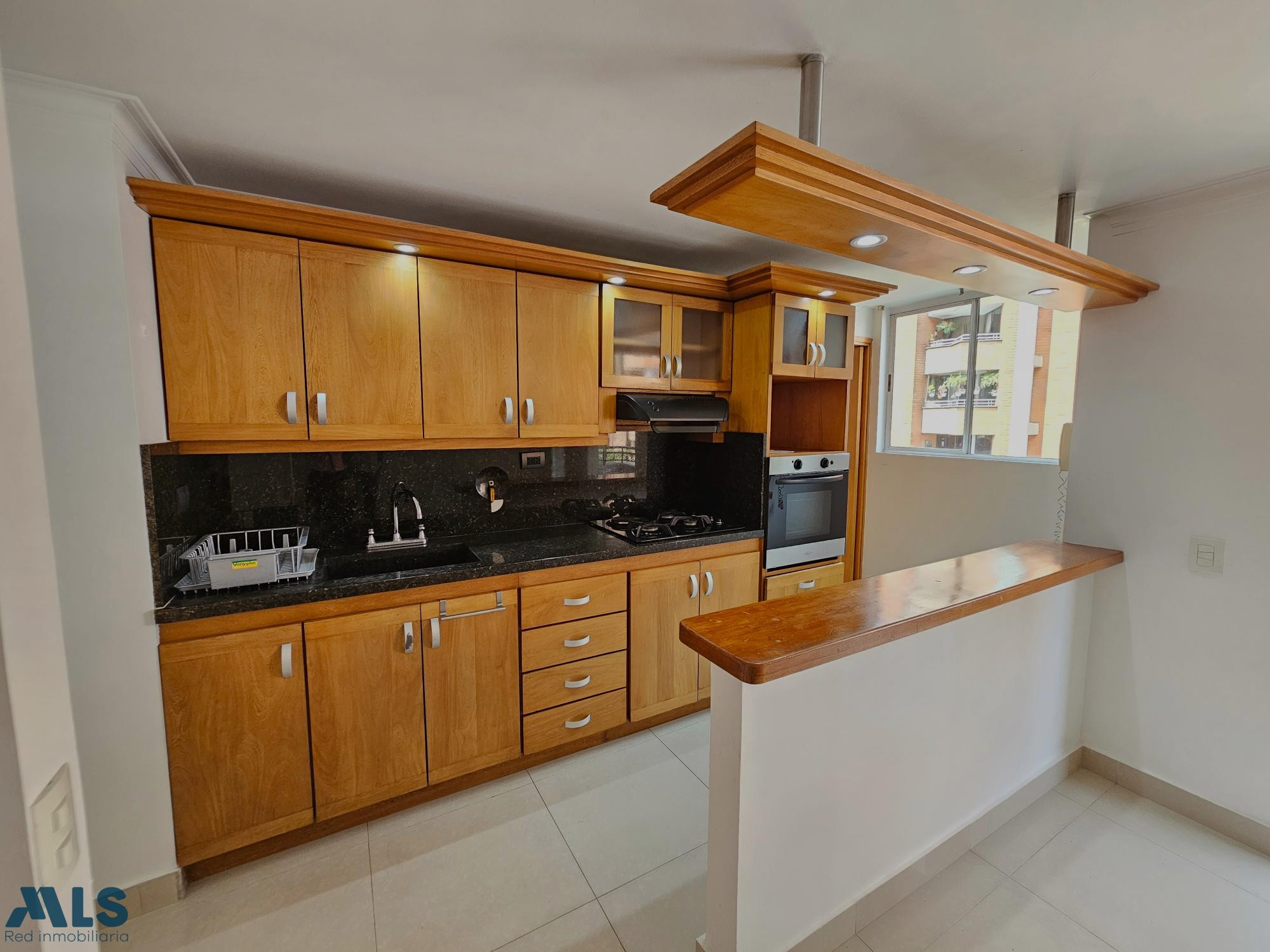 VENTA APARTAMENTO LAURELES EDIFICIO EXCLUSIVO medellin - santa teresita