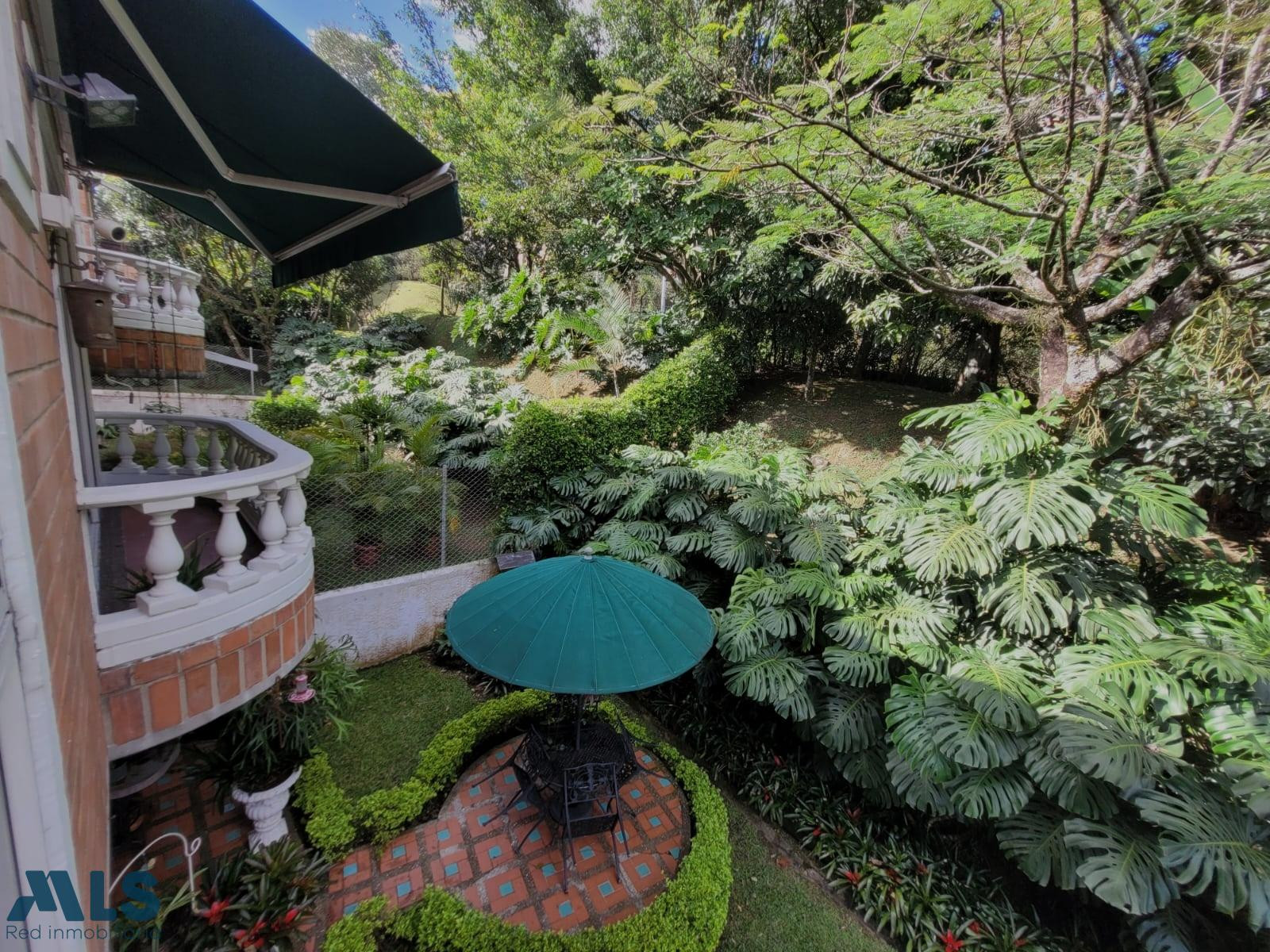 Casa en exclusivo condominio medellin - las palmas