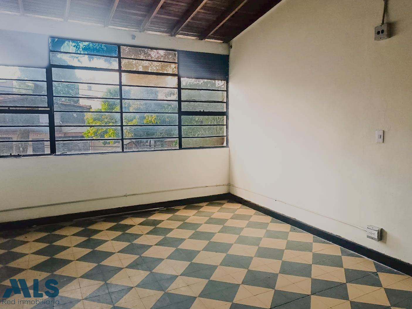 4 PARTAMENTOS MAS UN LOCAL EN VENTA medellin - santa teresita
