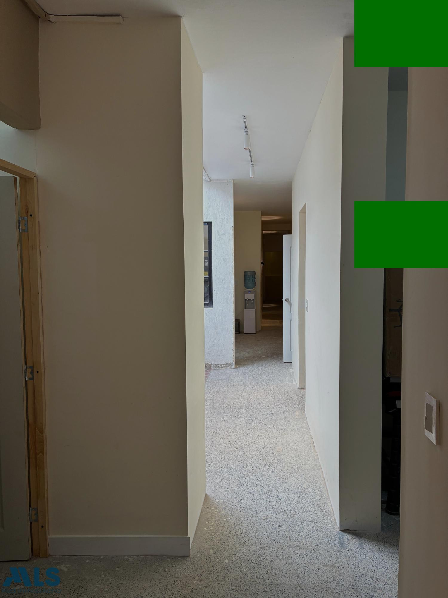 Inversión estratégica en La Magnolia, Envigado: Casa lote con proyecto de 8 niveles envigado - la magnolia