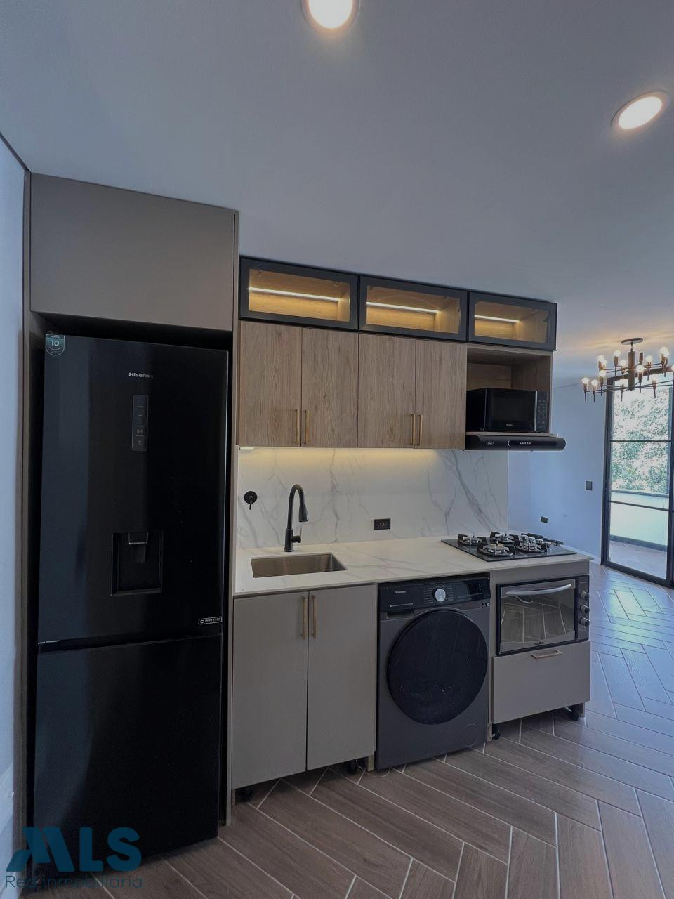 Privacidad y comodidad en La Magnolia, Envigado: Apartamento hermosamente remodelado. envigado - la magnolia