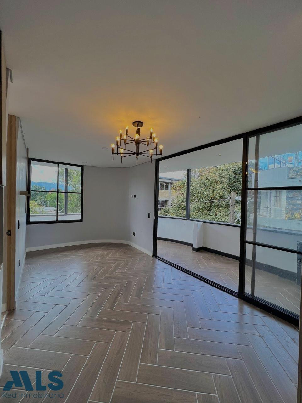 Privacidad y comodidad en La Magnolia, Envigado: Apartamento hermosamente remodelado. envigado - la magnolia