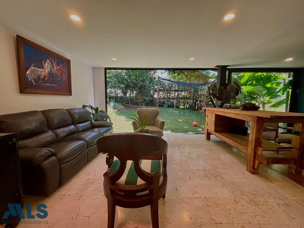 Casa con excelente ubicación-En Venta medellin - san lucas