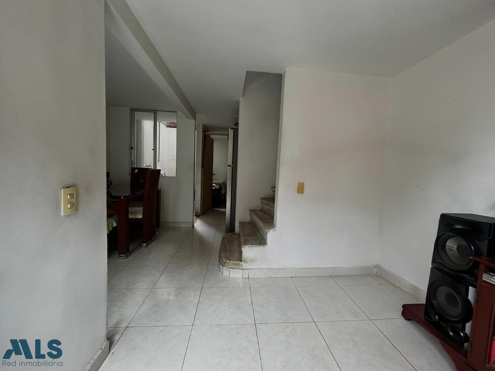 Casa Unifamiliar en unidad abierta bello - molinares