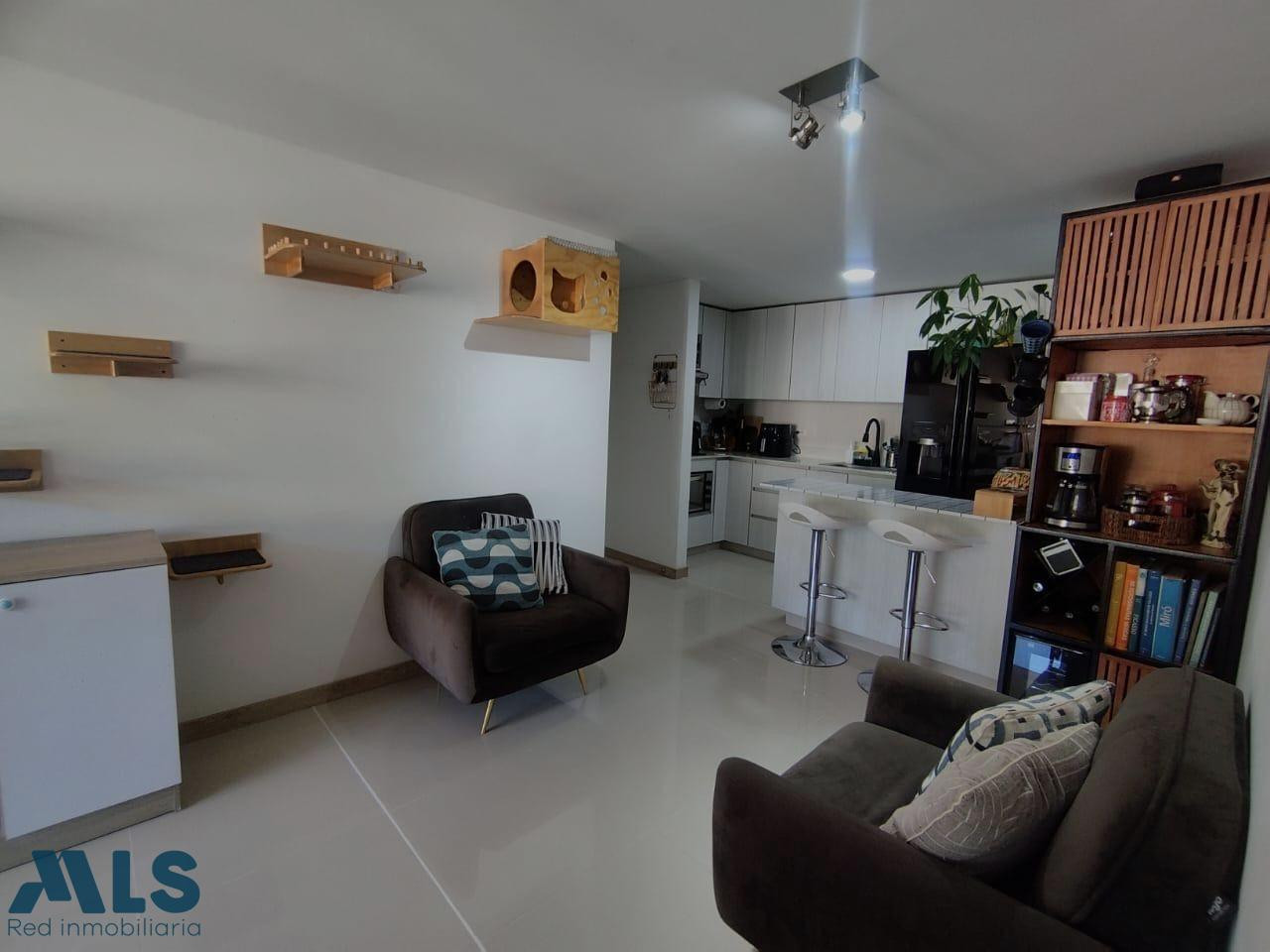 Apartamento con muy buena ubicacion envigado - camino verde