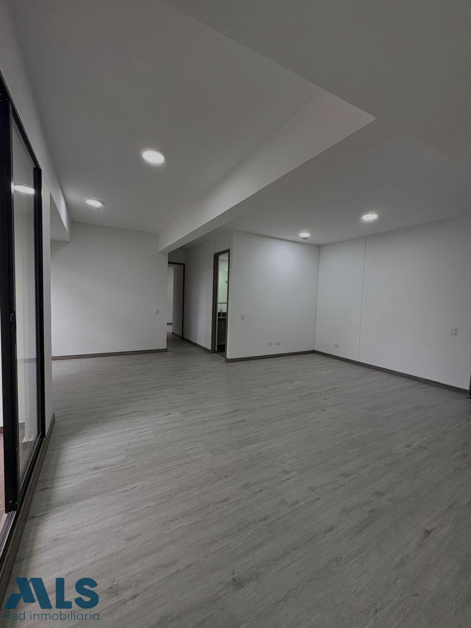 Hermoso apartamento con vista al bosque, altura de 2.7, es un apartamento esquinero q medellin - las palmas