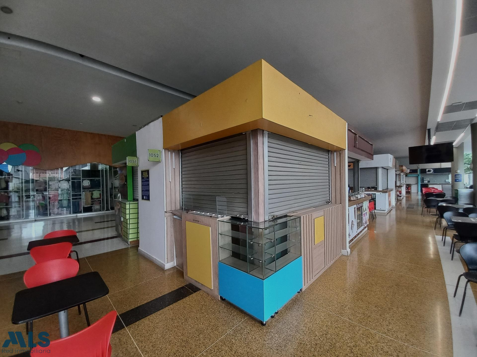 Centro comercial de gran flujo de personas bello - niquia