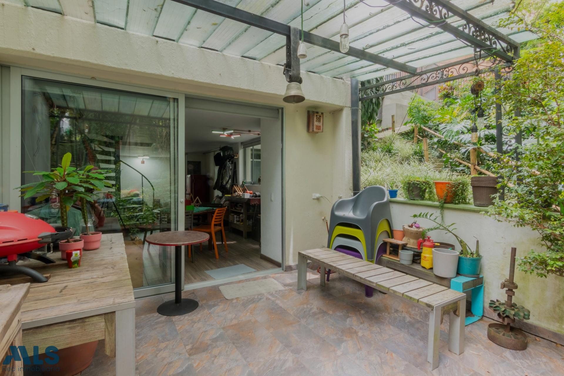 Hermoso apartamento dúplex remodelado medellin - loma del encierro