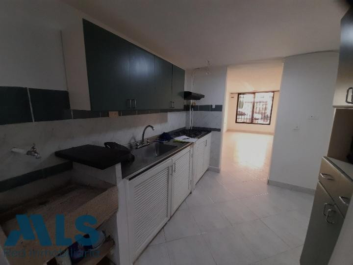 EN VENTA CASA DE DOS NIVELES MAS TERRAZA EN PRADOS DE SABANETA sabaneta - prados de sabaneta