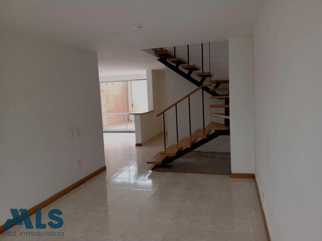 Hermosa casa esquinera disponible para venta en Rionegro rionegro - la presentacion