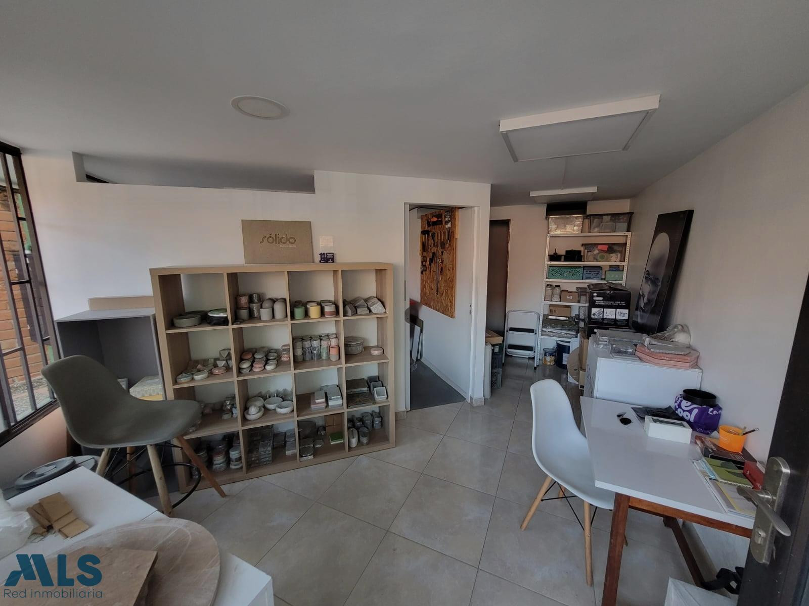 Local comercial en unidad cerrada medellin - almeria