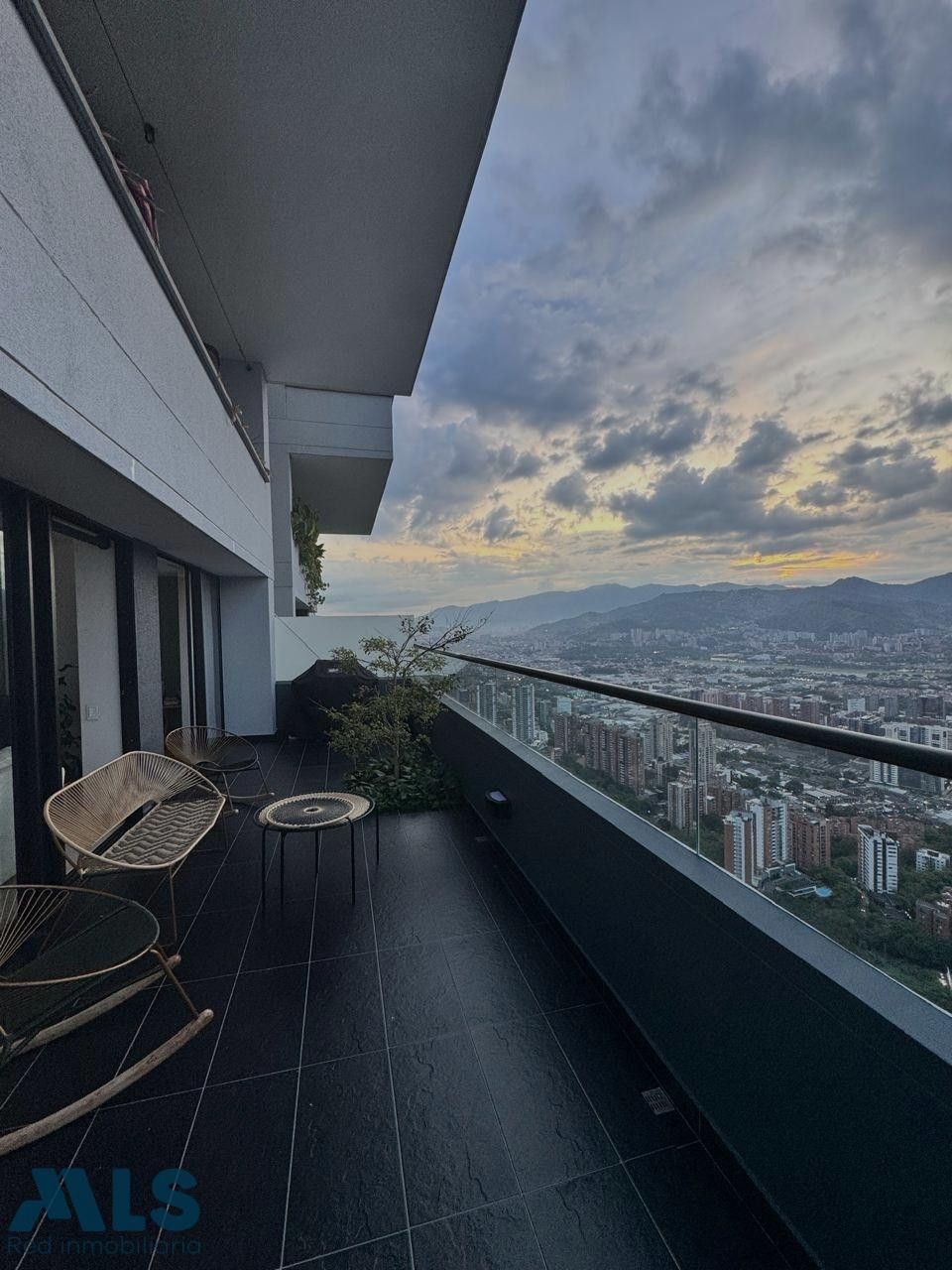 Hermoso apartamento, con vista unica con dos habitaciones, balcon terraza de 30 metro medellin - las palmas