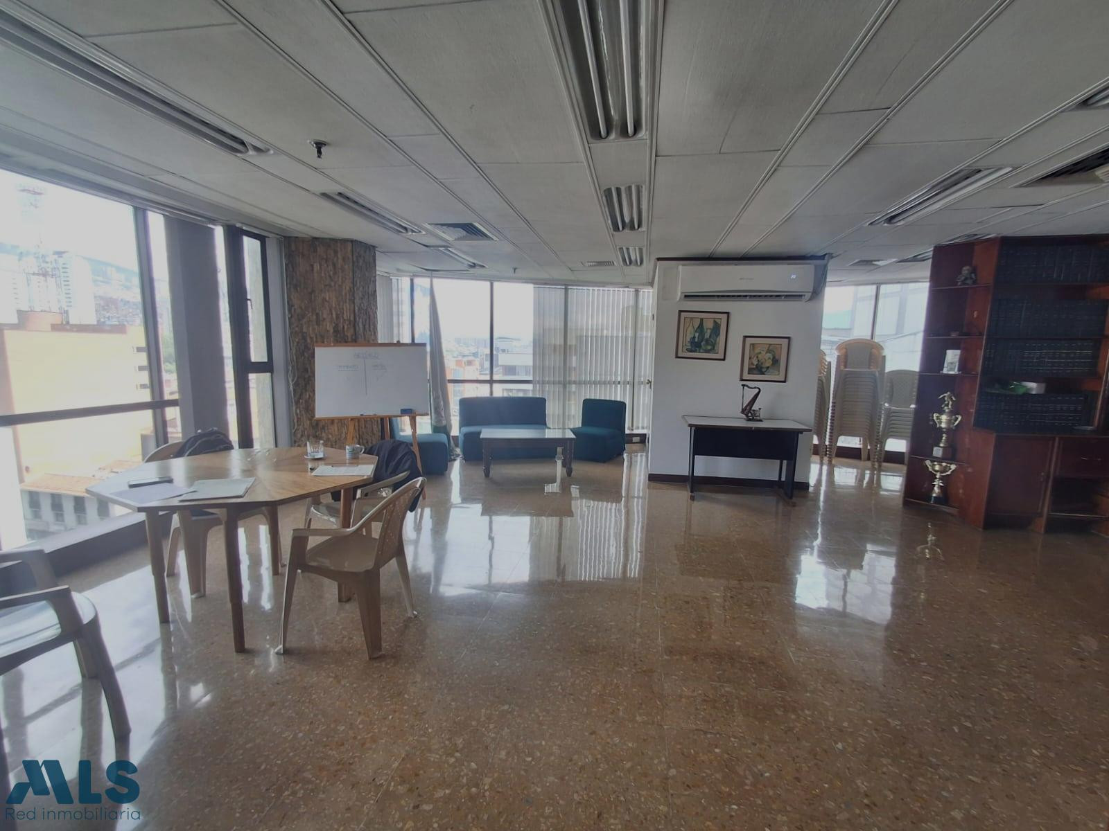 muy buena oficina para remodelar medellin - la candelaria