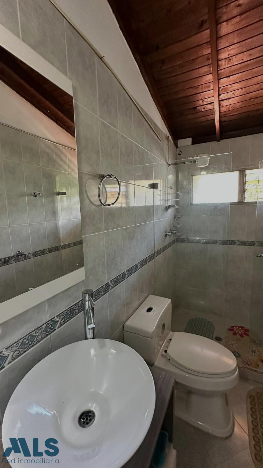 ¡Amplitud y ubicación estratégica en Los Colores! Apartamento de 106 m² con garaje medellin - la floresta