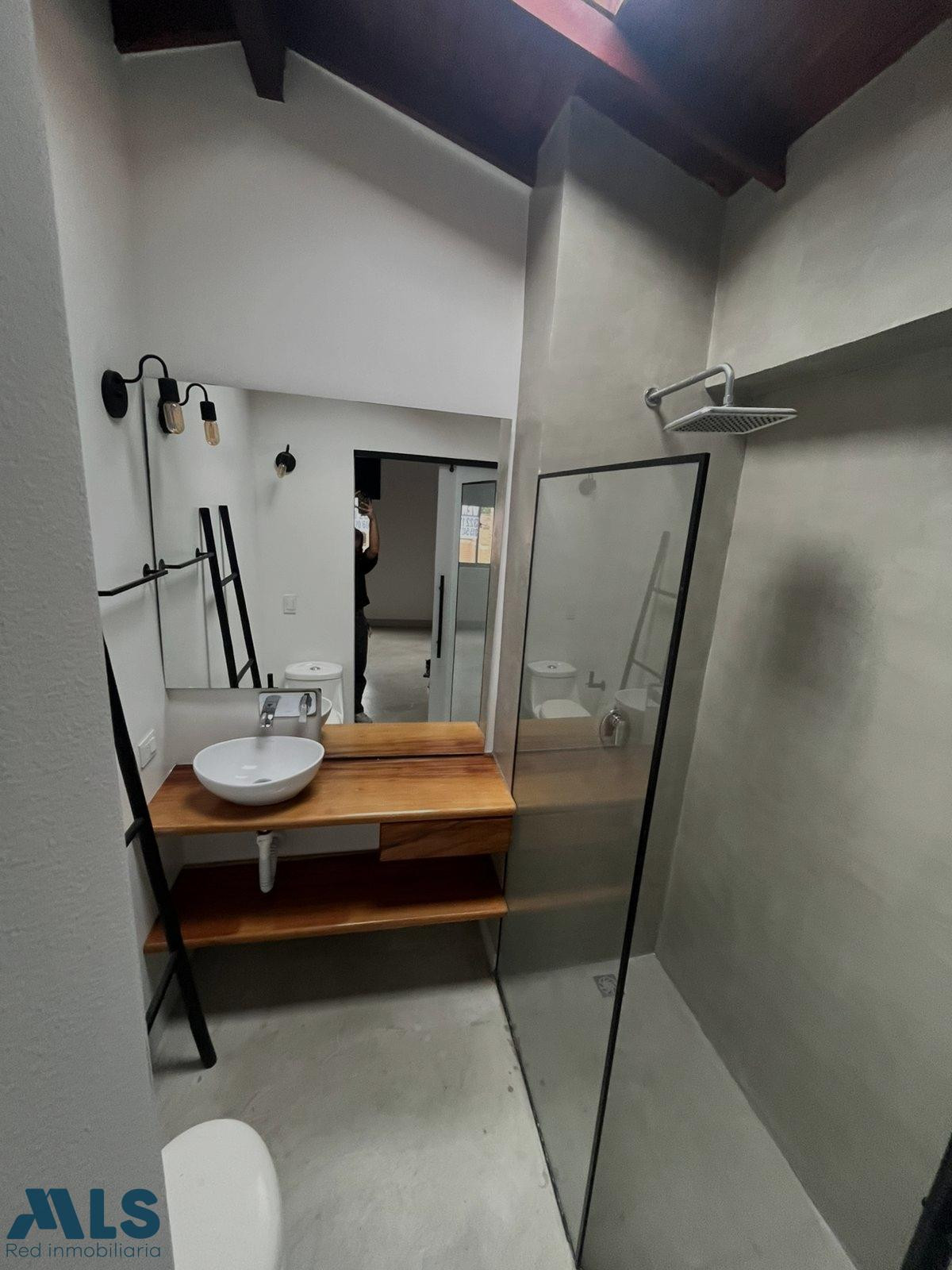 EXCELENTE OPORTUNIDAD: HERMOSO APARTAMENTO EN EL POBLADO medellin - la frontera