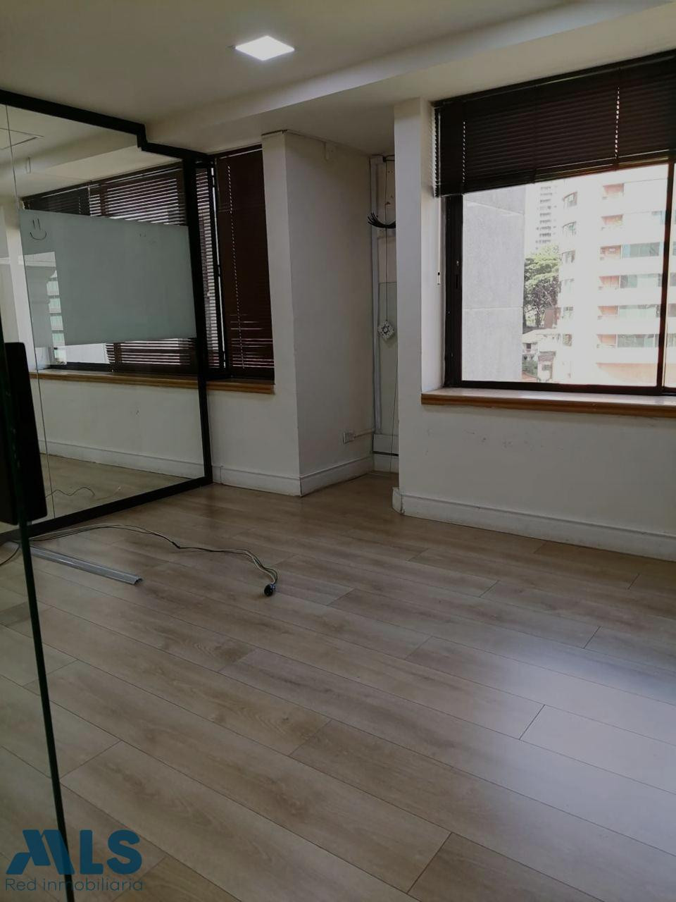 se vende oficina en milla de oro Medellín medellin - milla de oro