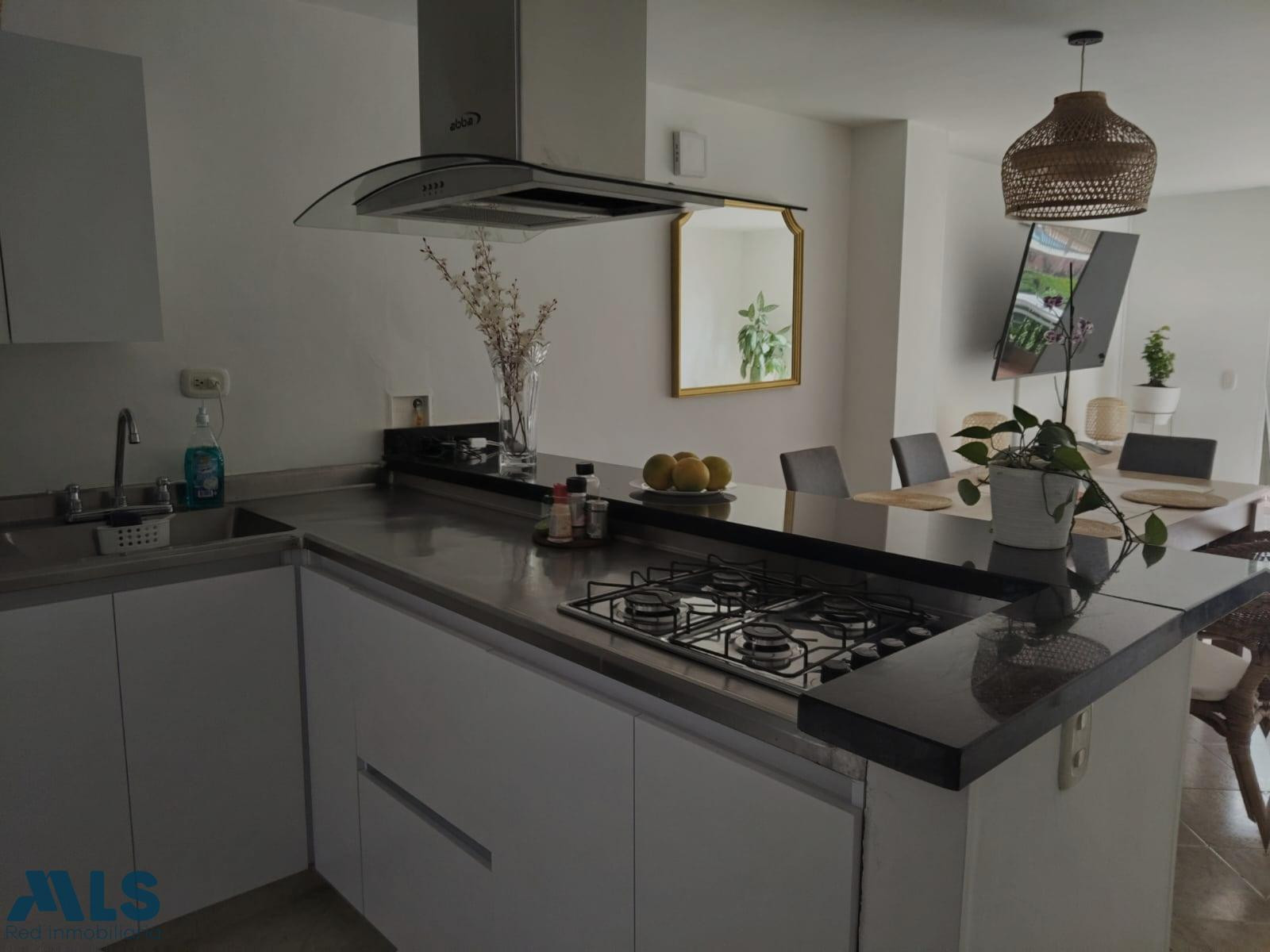 Agradable casa en unidad cerrada de excelentes características de 2 plantas envigado - las antillas