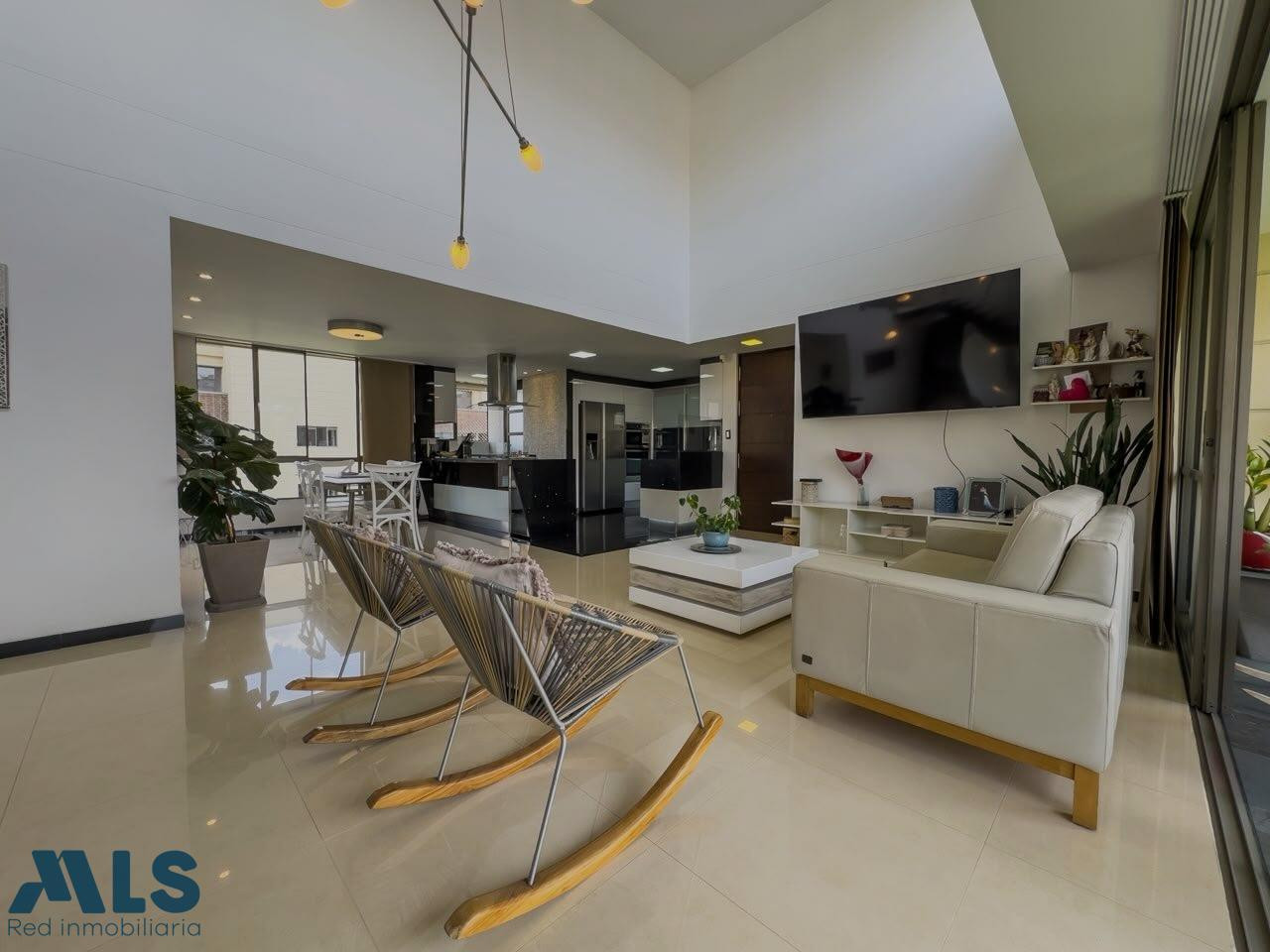 Penthouse en unidad completa. Zona plana. envigado - zuniga
