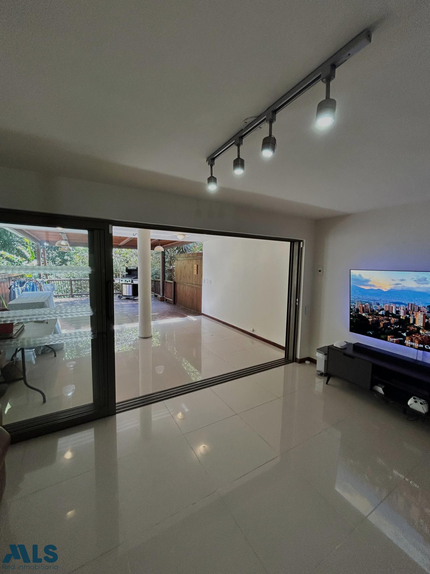 Confortable casa familiar envigado - el esmeraldal