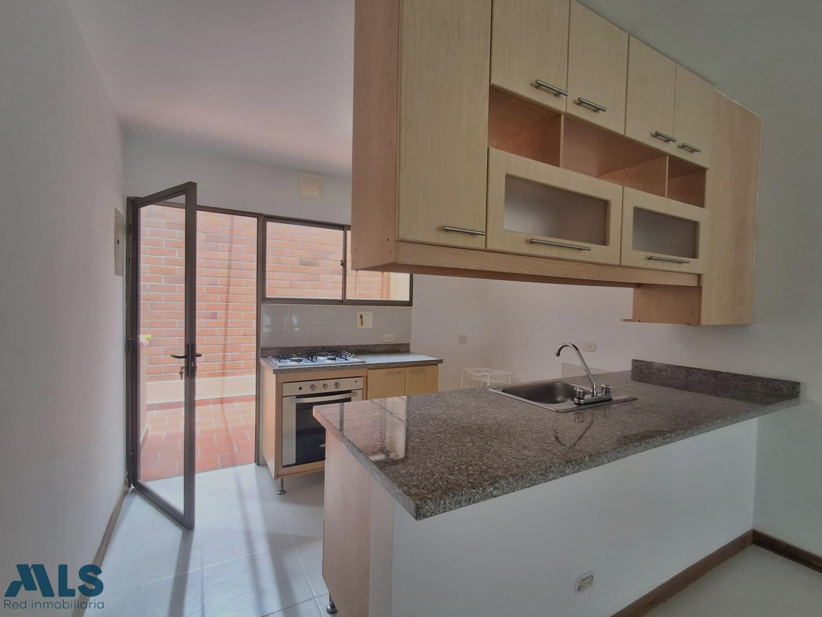 Casa con muy buenos espacios con futura ampliación la-ceja - corredor san antonio la ceja la ceja