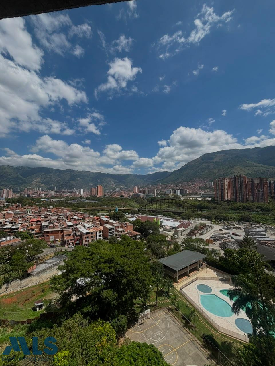 🏡 ¡Tu nuevo hogar te espera en Parque Residencial Alcalá! bello - machado