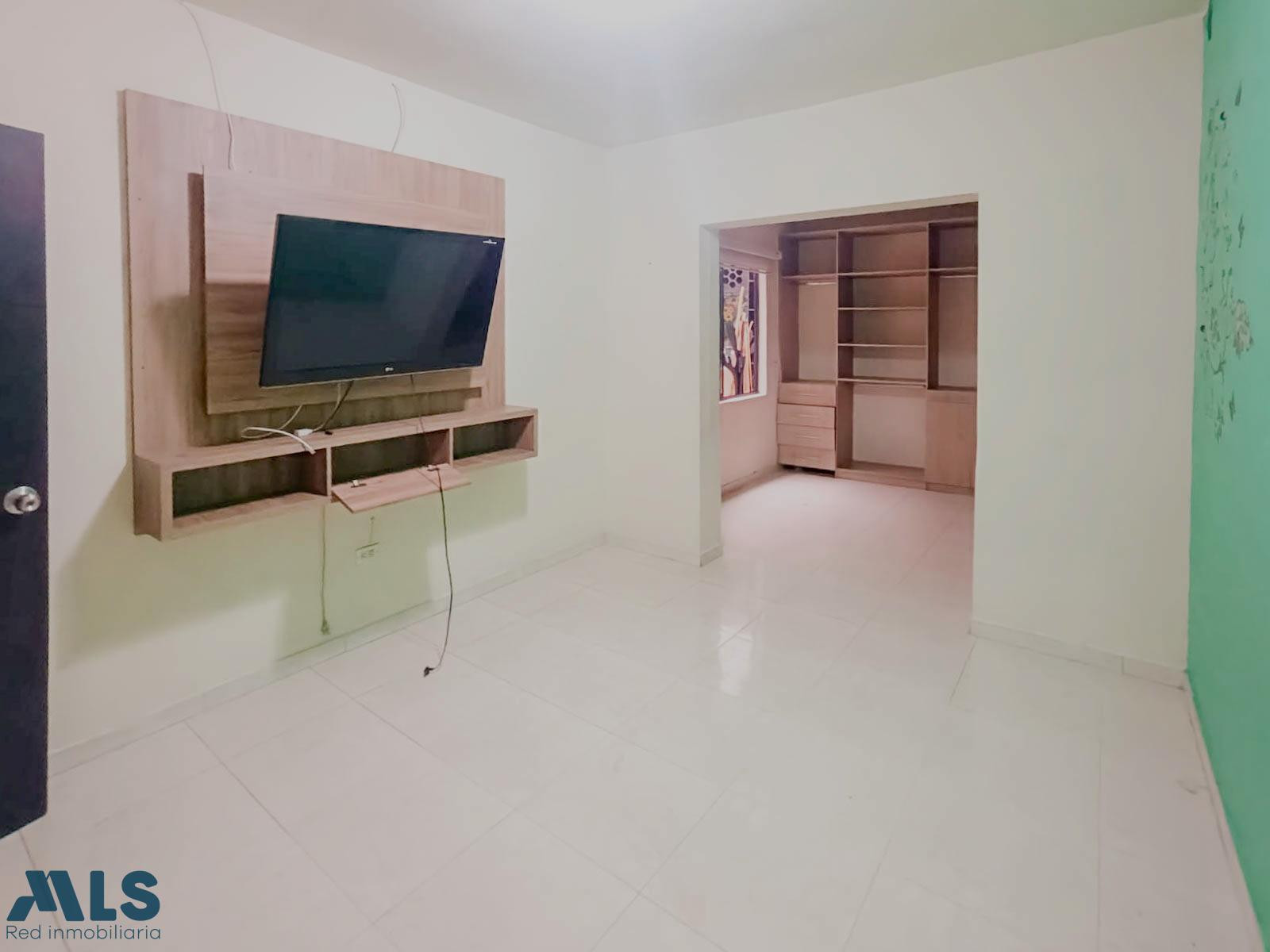 casa de 3 niveles en venta ubicada en laureles medellin - laureles