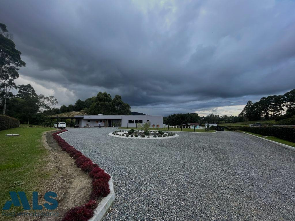 Hermosa Finca Caballista disponible para la venta el-carmen - v guamito