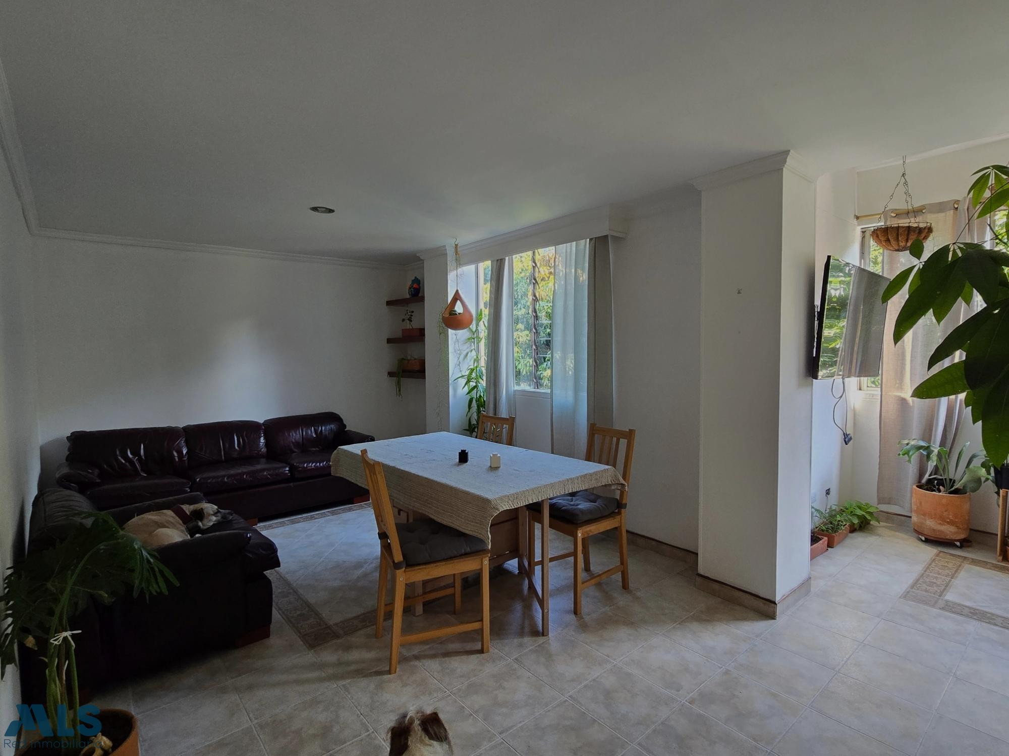 Amplio apto de 97 m2 con Mezzanine en Calazans medellin - calasanz