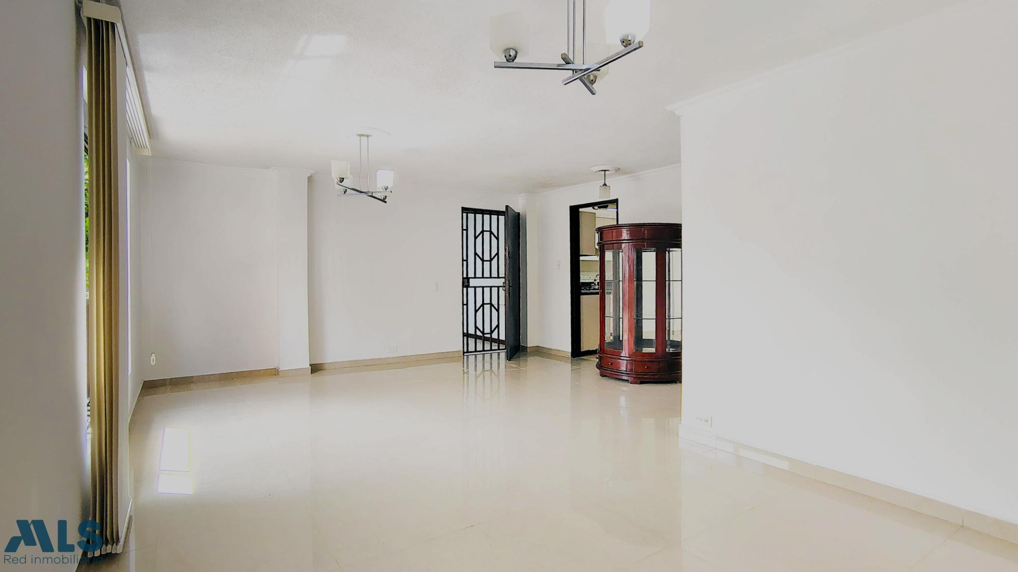 Apartamento en venta segundo piso medellin - laureles