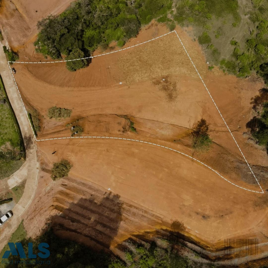 Lote en venta cerca Aeropuerto Rionegro 1.878m2 guarne - v la clarita