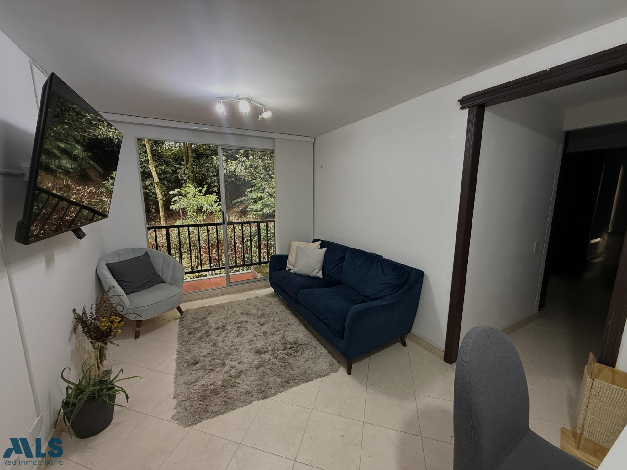 Un hogar para quienes valoran el silencio, la naturaleza y una excelente ubicación. envigado - camino verde