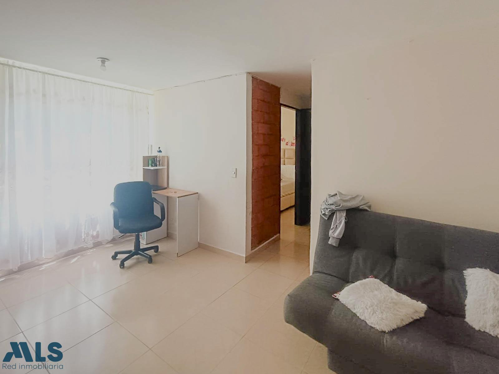 Apartamento en venta primer piso bajo medellin - robledo pajarito