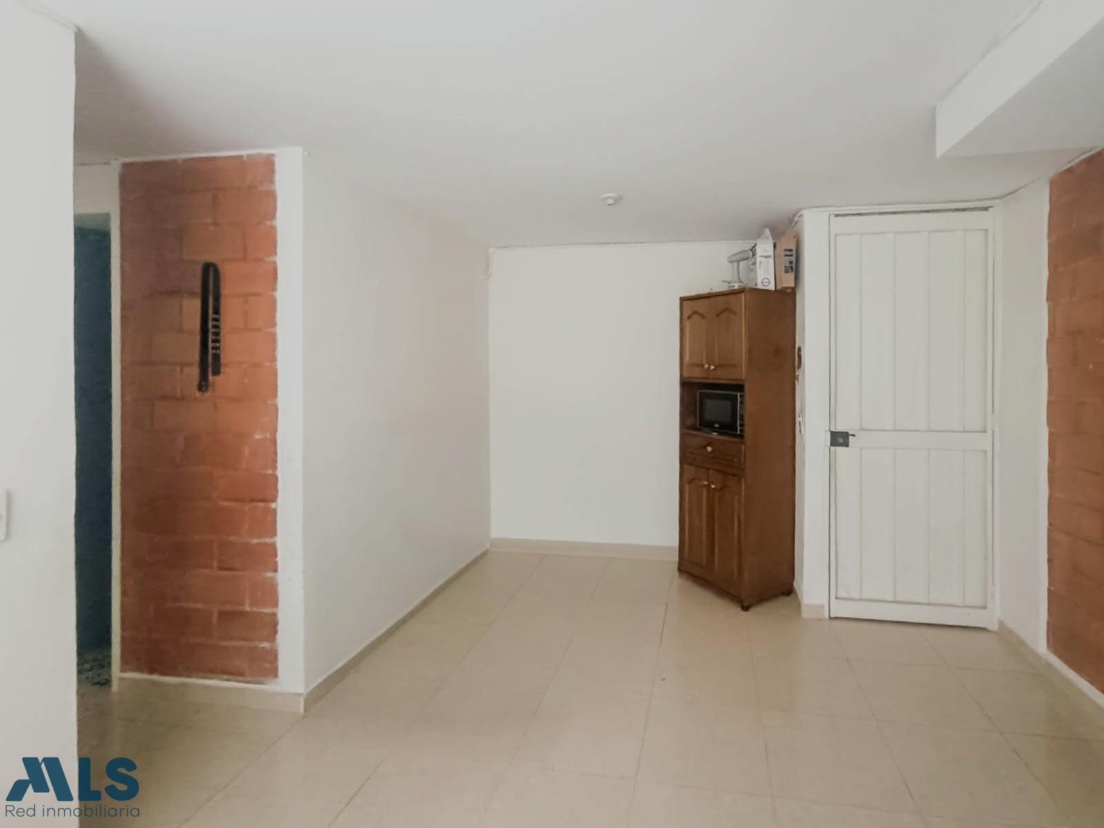 Apartamento en venta primer piso bajo medellin - robledo pajarito