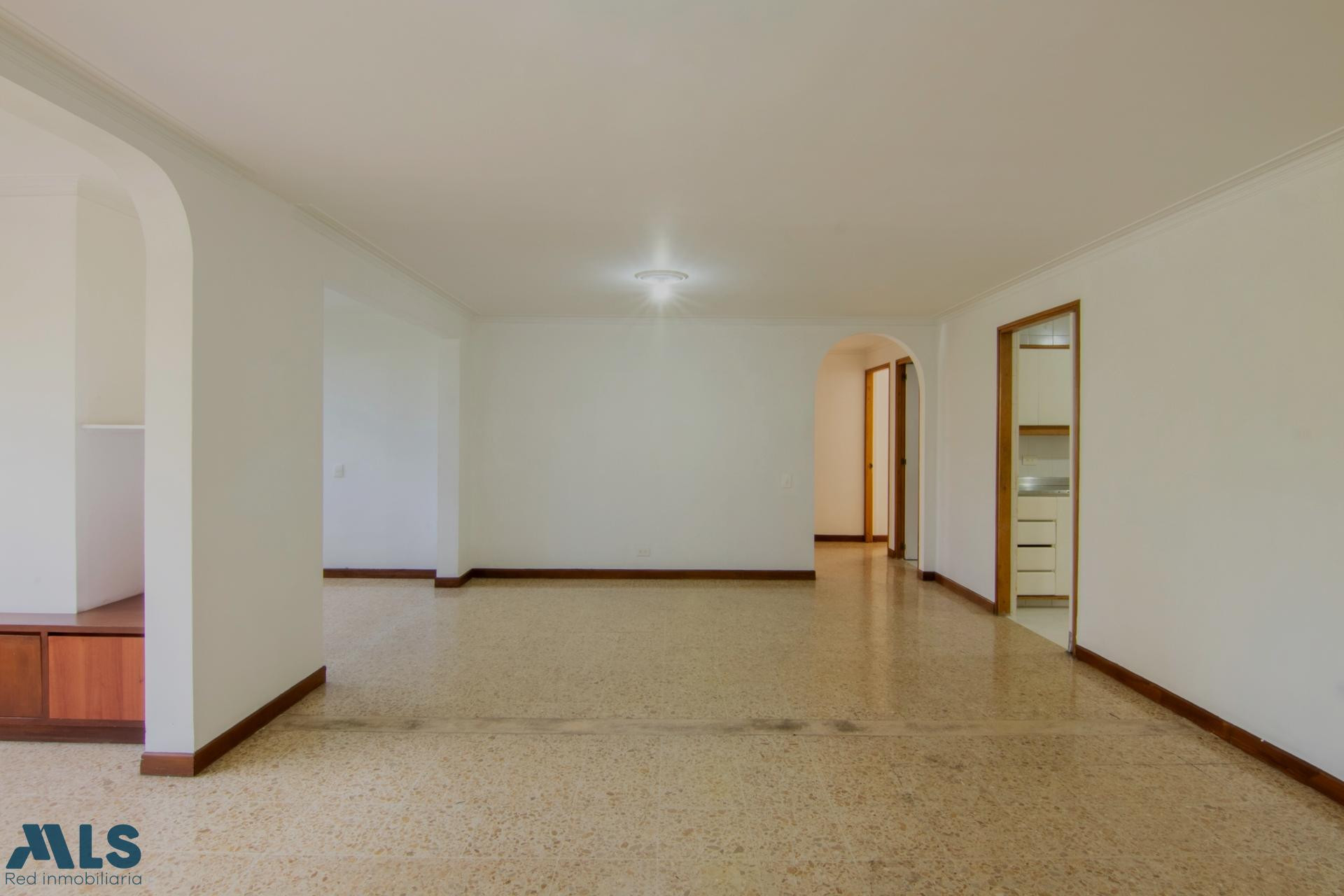 Apartamento en excelente ubicación y buenos espacios medellin - alejandria