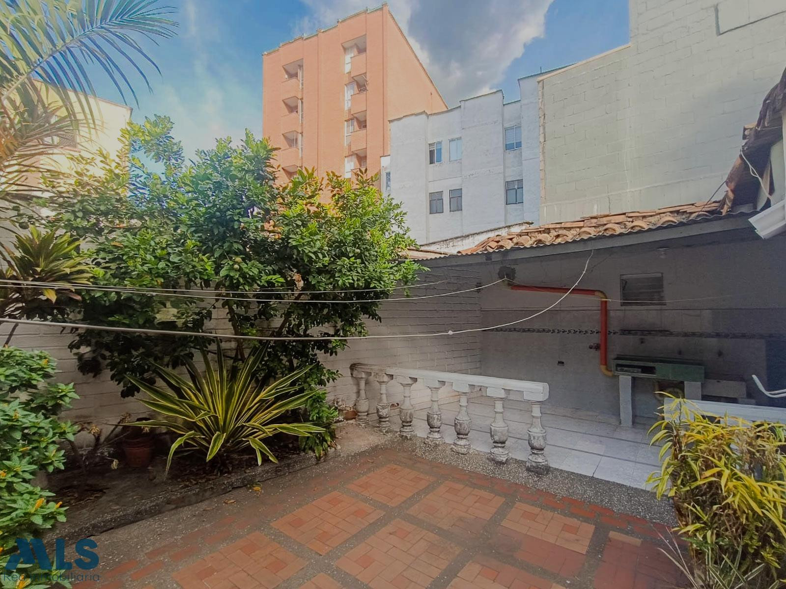 Casa primer piso con garaje en laureles medellin - laureles