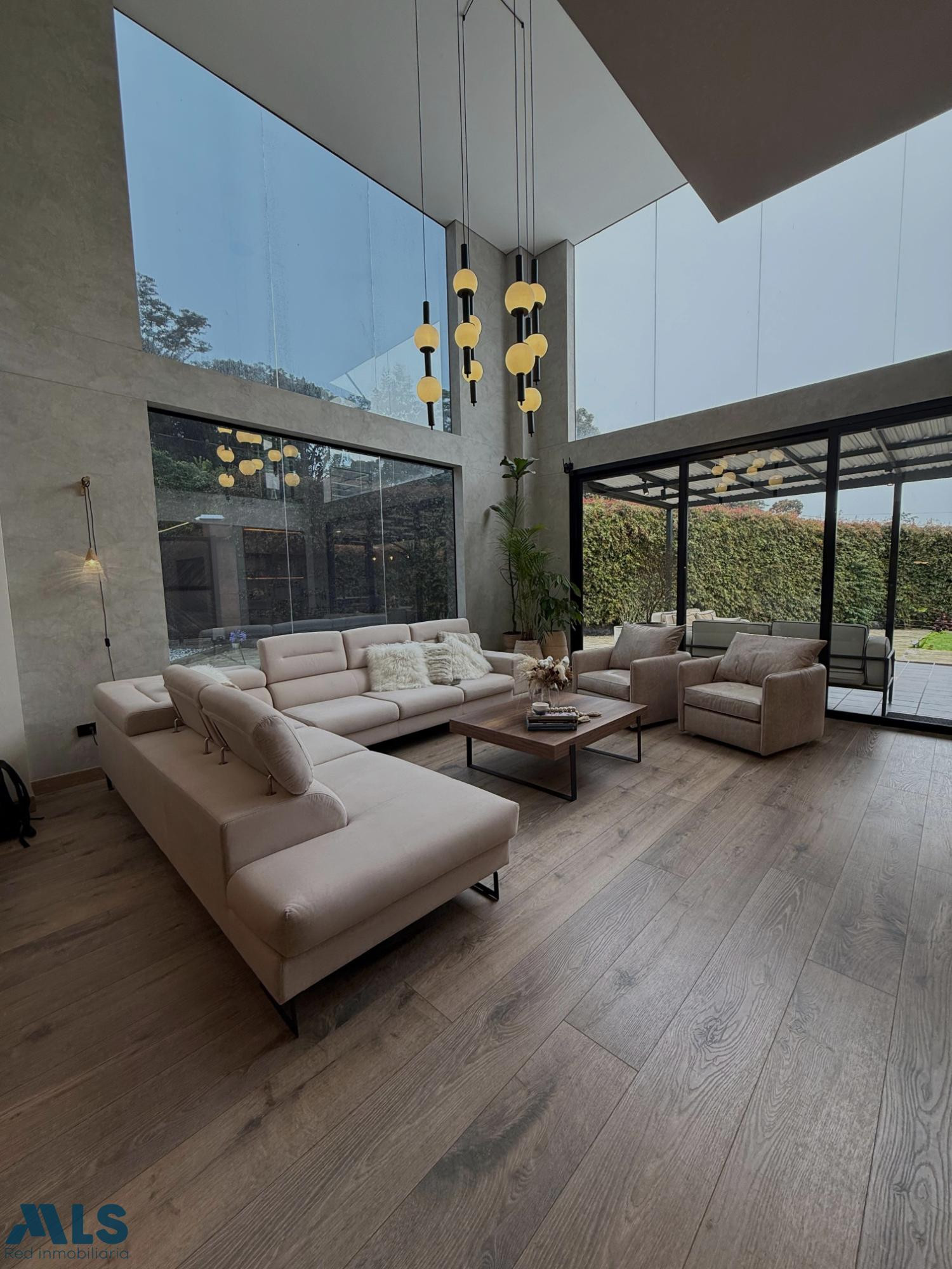 CASA ALTO DE LAS PALMAS CON PRECIO DE OPORTUNIDAD envigado - v perico