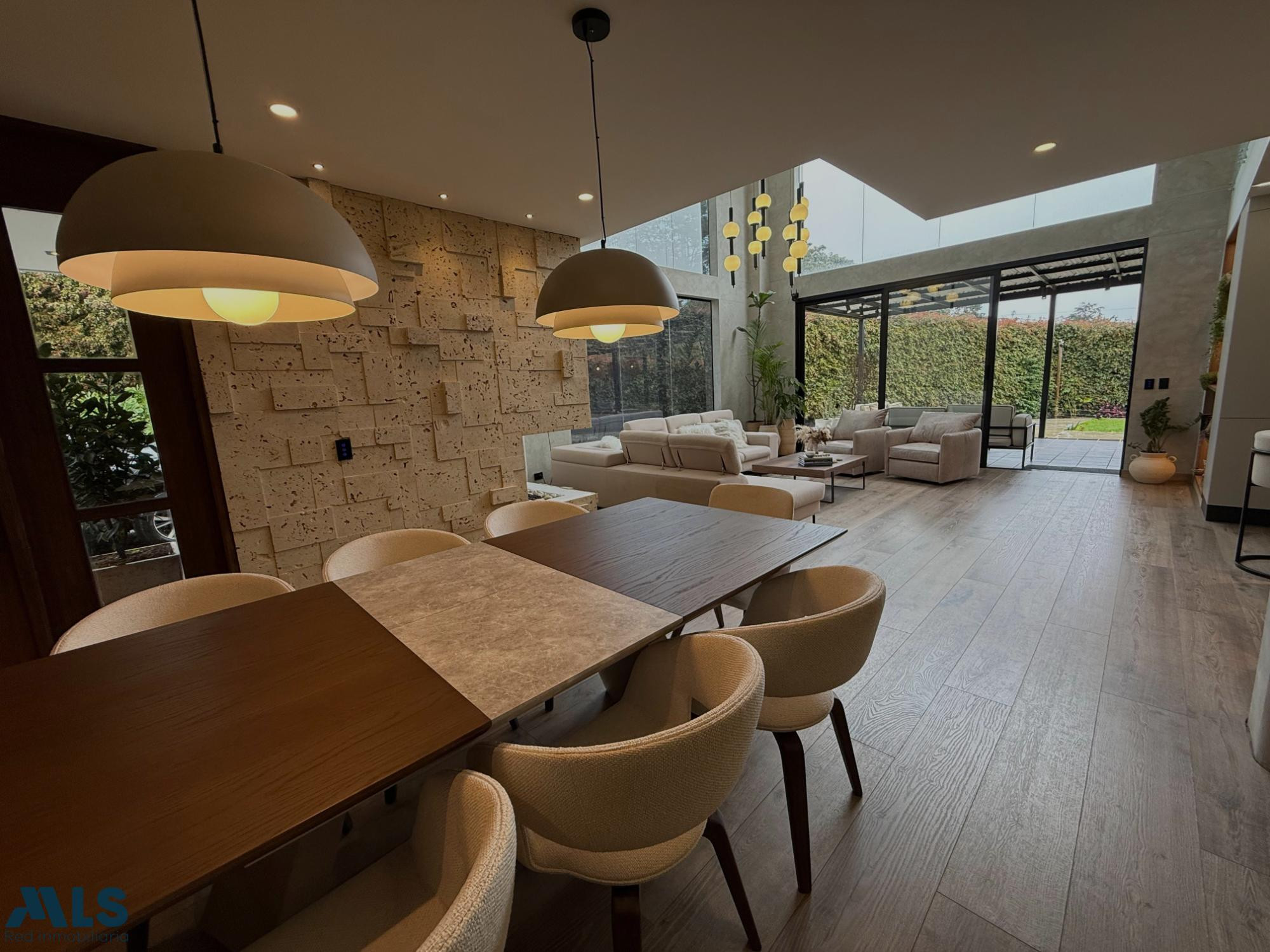 CASA ALTO DE LAS PALMAS CON PRECIO DE OPORTUNIDAD envigado - v perico
