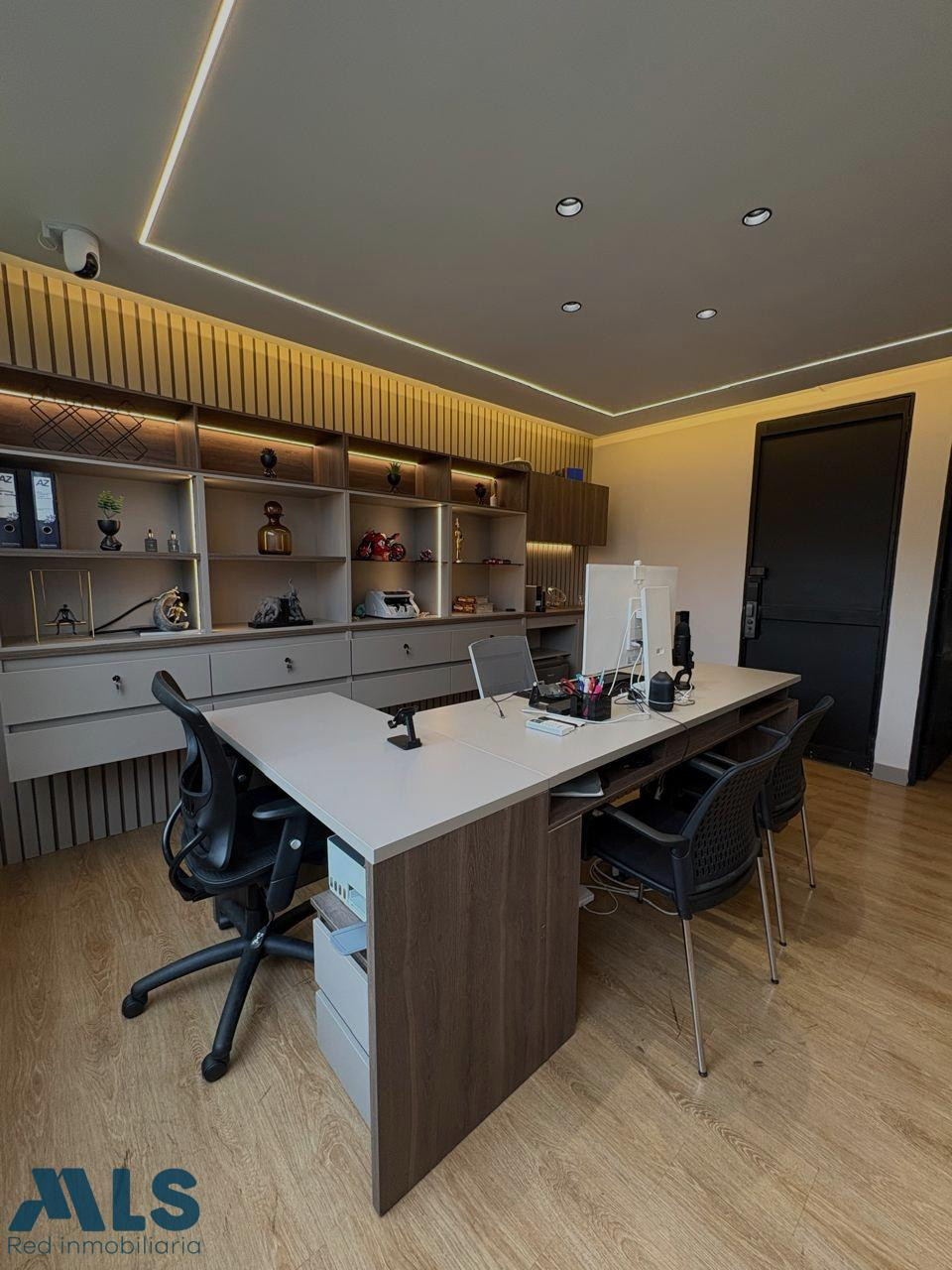 Hermosa oficina con baño privado, totalmente remodelada y dotada con lo mas exclusivo medellin - manila