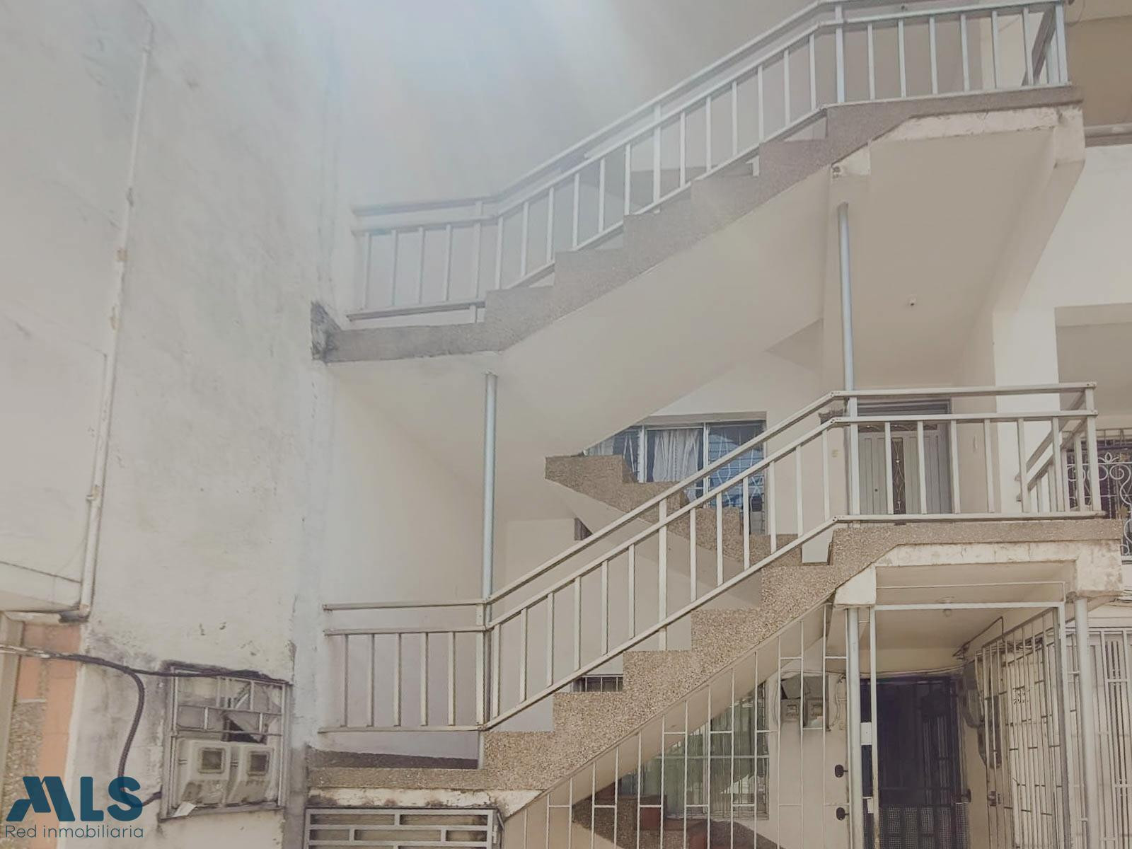 apartamento tercer piso sin ascensor medellin - manrique central no 1