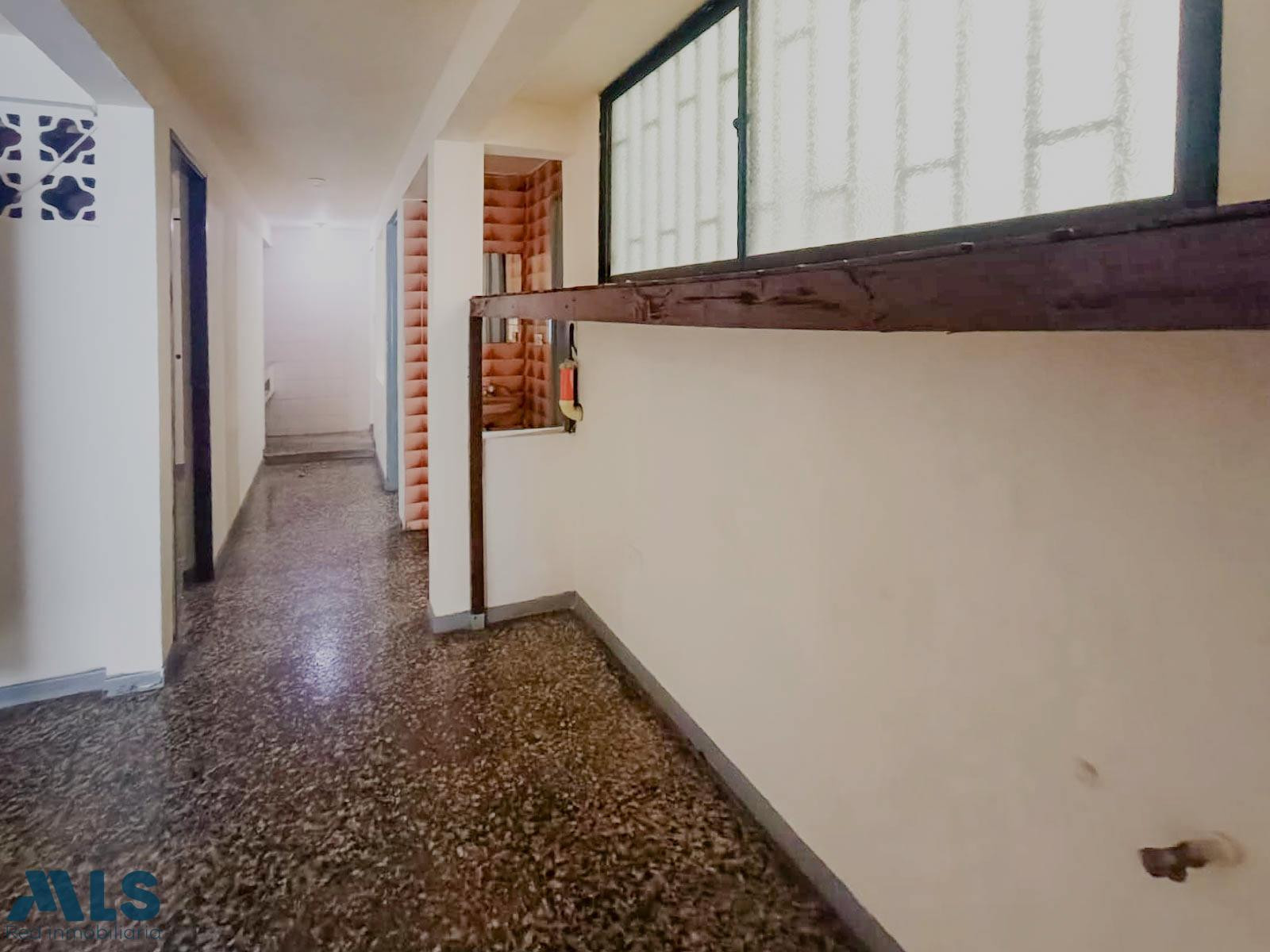 apartamento tercer piso sin ascensor medellin - manrique central no 1