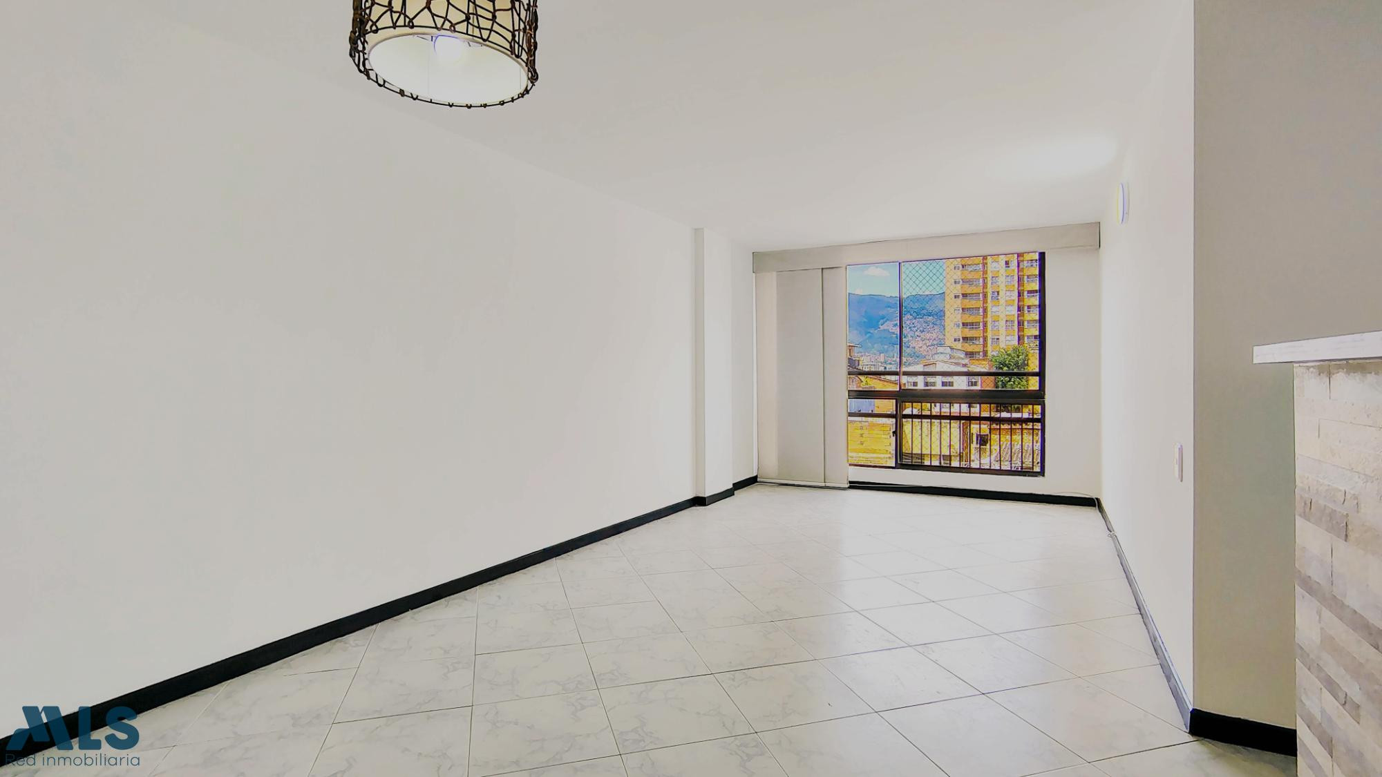 apartamento con parqueadero en laureles medellin - laureles