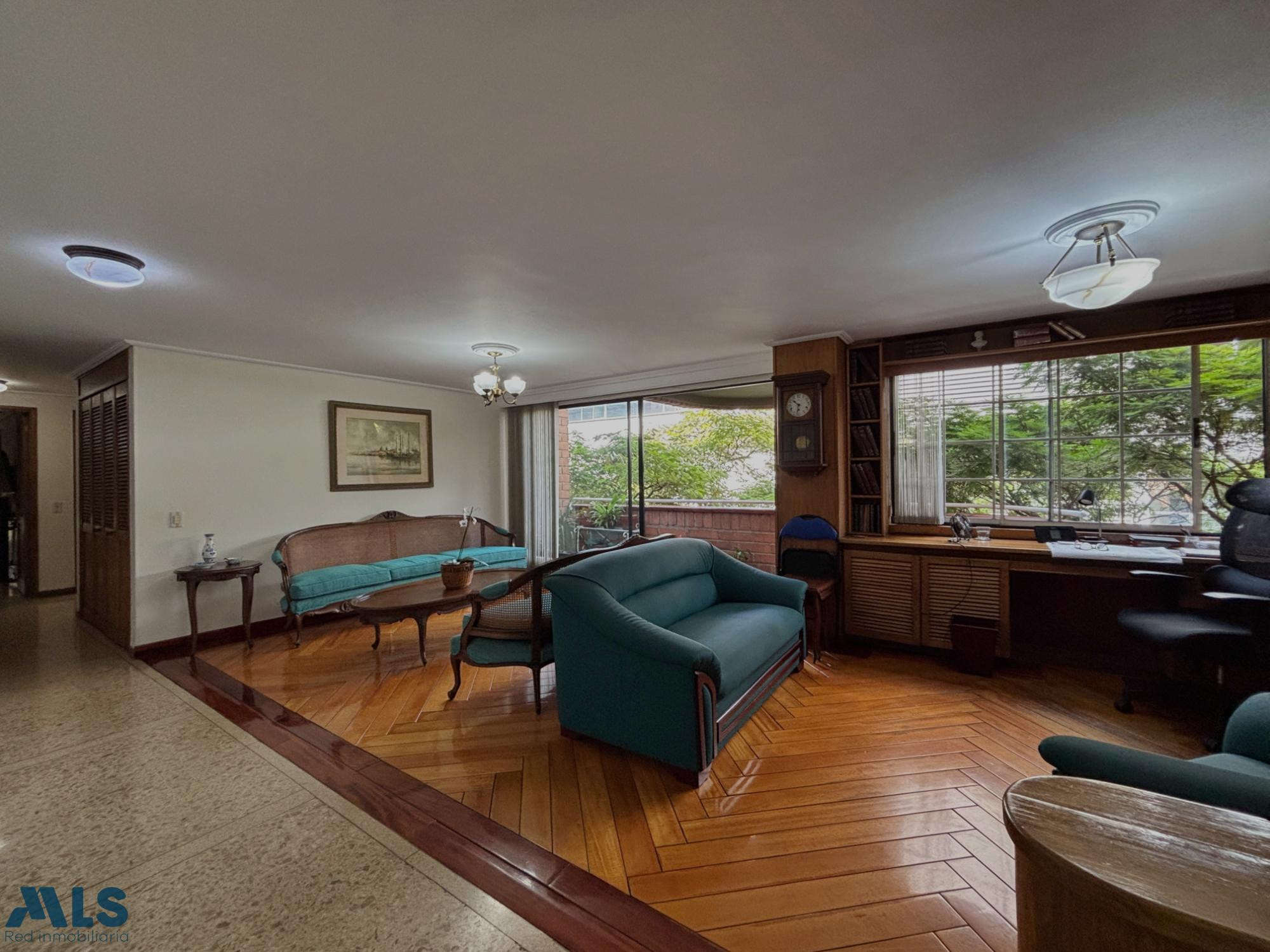 APARTAMENTO EN UNA DE LAS MEJORES UBICACIONES DE EL POBLADO medellin - oviedo