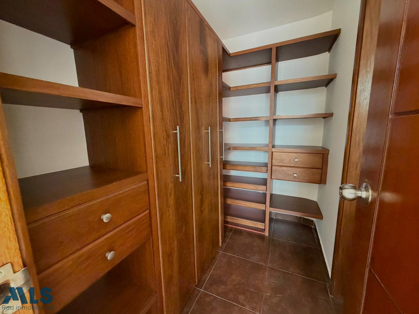 VENTA DE HERMOSO DUPLEX EN LAURELES medellin - la castellana