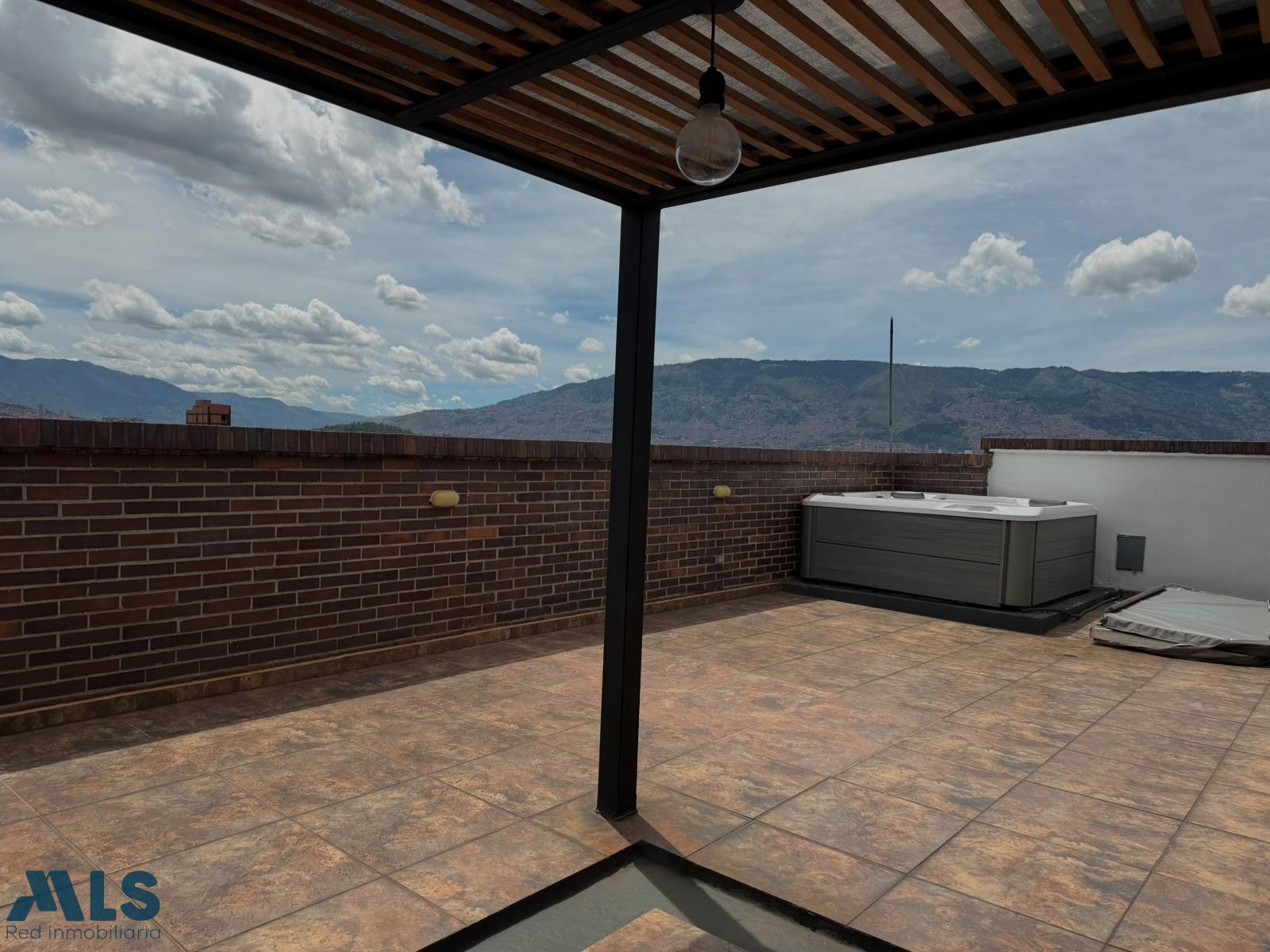VENTA DE HERMOSO DUPLEX EN LAURELES medellin - la castellana