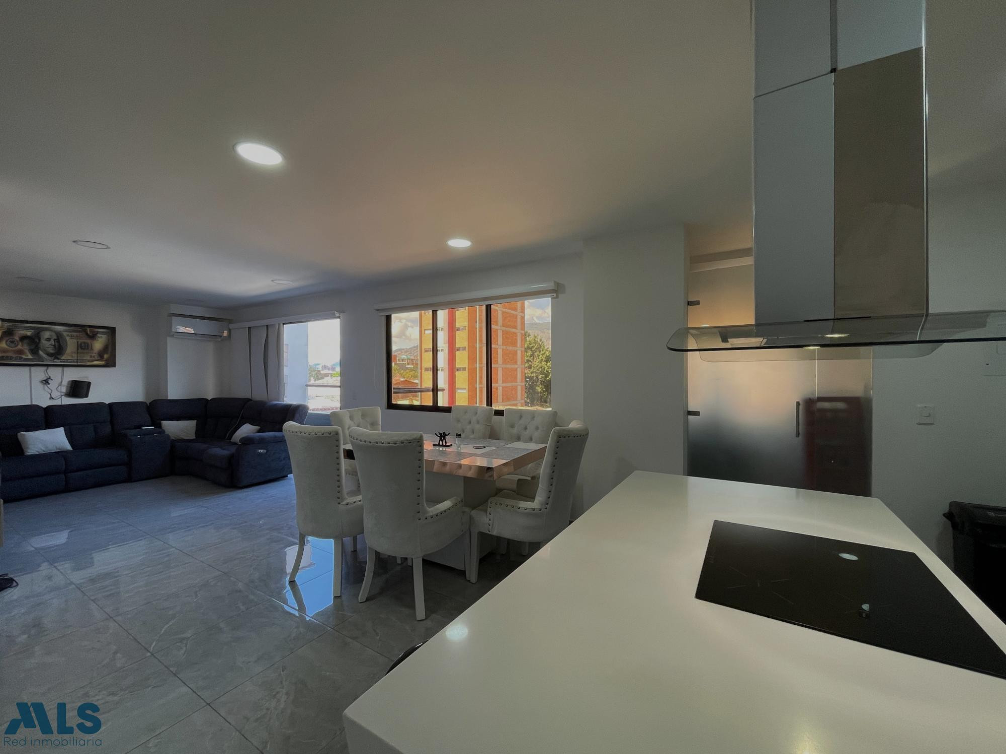 ILUMINADO Y AMPLIO APARTAMENTO EN VENTA EN BELEN ROSALES medellin - belen rosales
