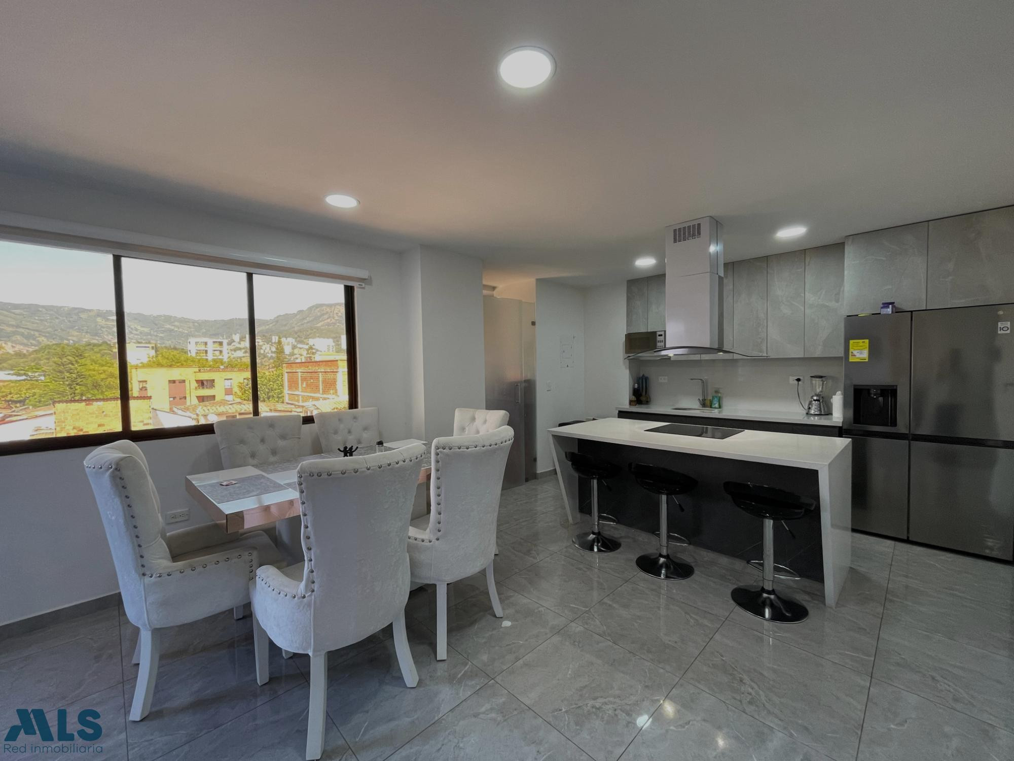 ILUMINADO Y AMPLIO APARTAMENTO EN VENTA EN BELEN ROSALES medellin - belen rosales