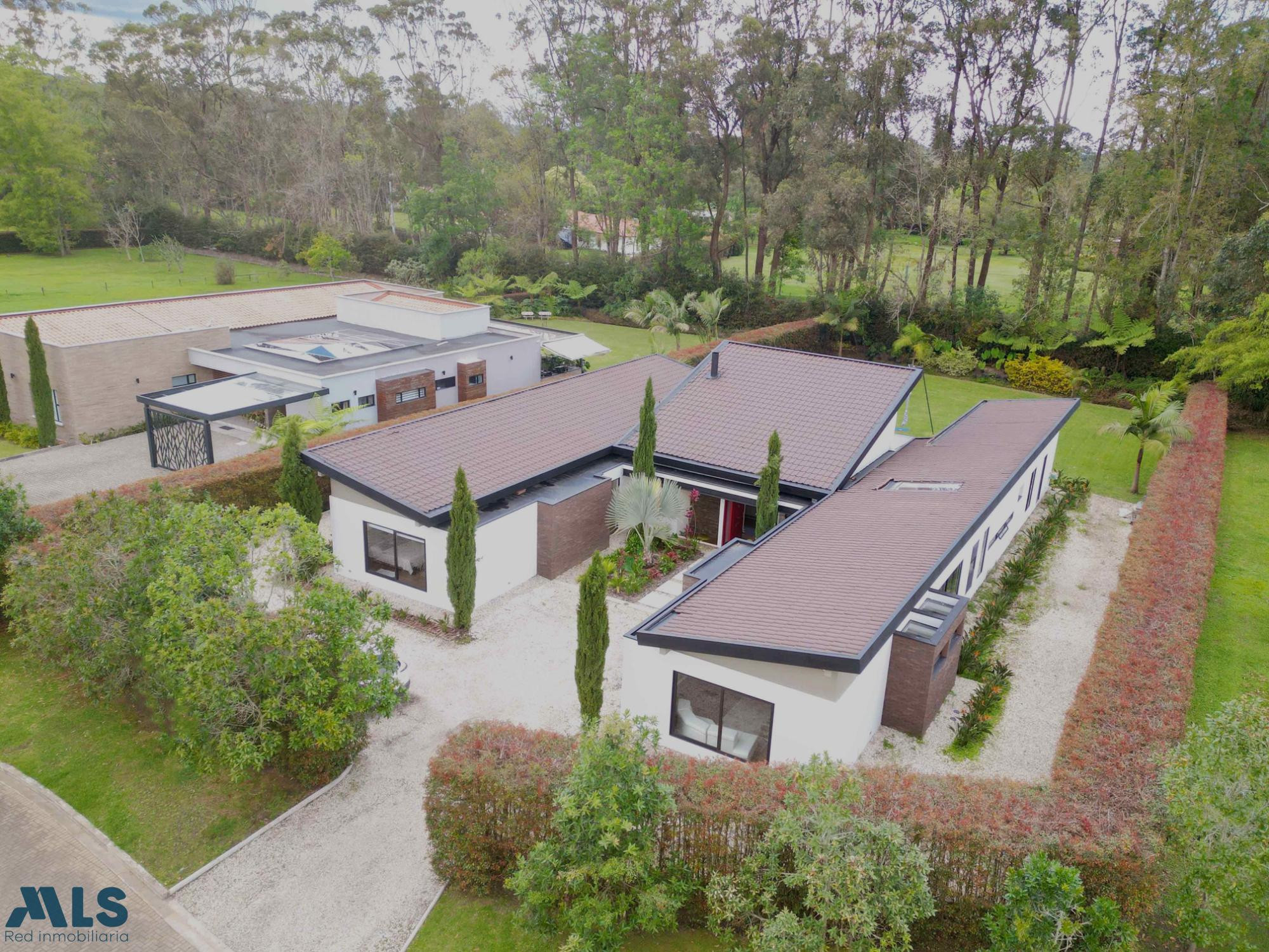 Casa en Llanogrande con lote plano de un nivel exclusiva parcelación rionegro - llanogrande