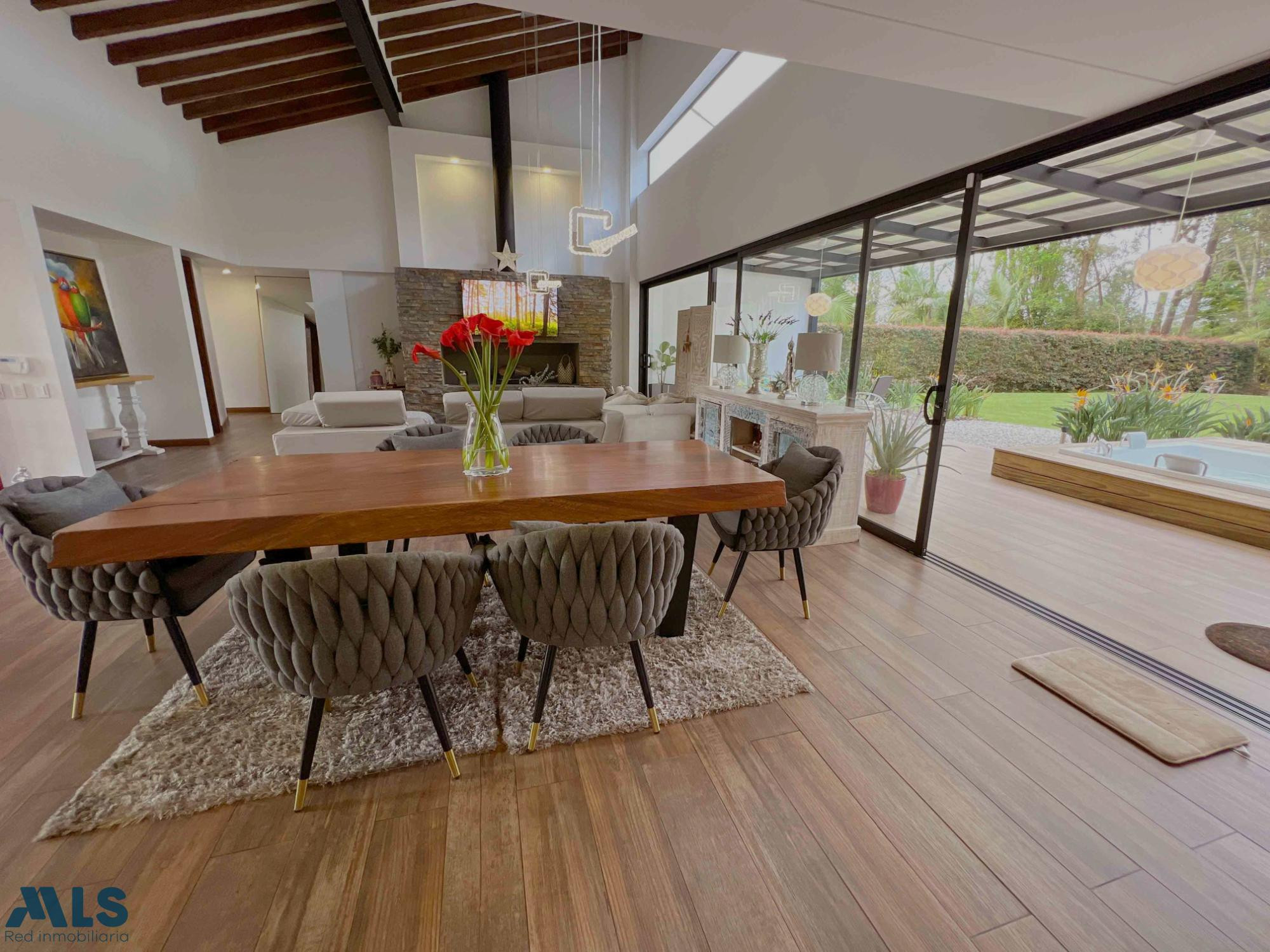 Casa en Llanogrande con lote plano de un nivel exclusiva parcelación rionegro - llanogrande