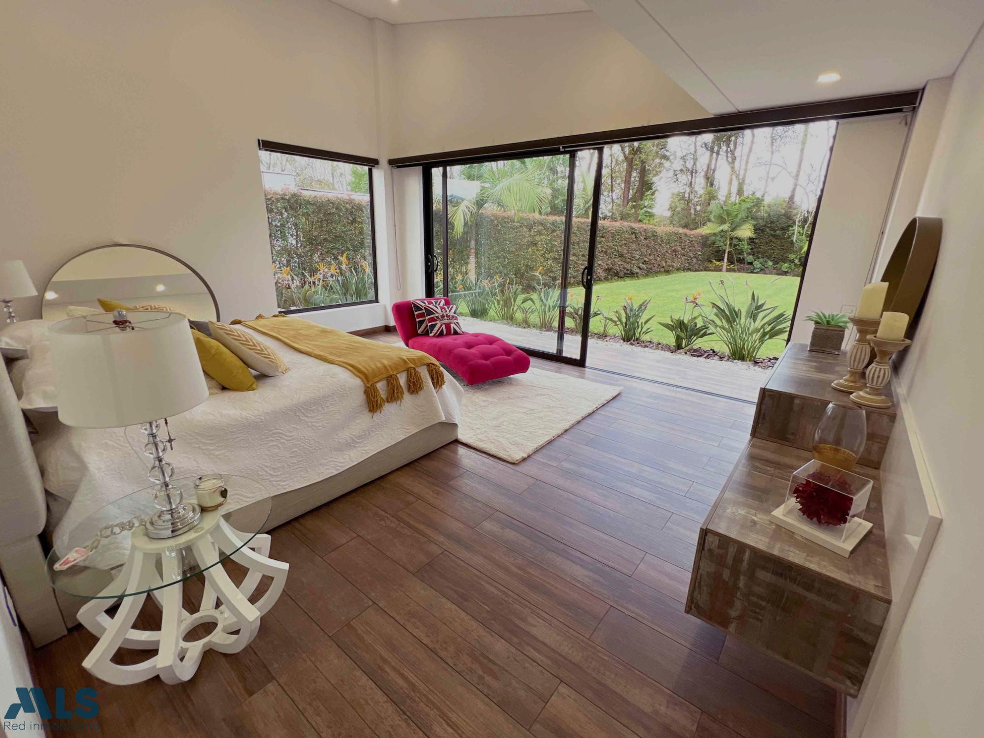 Casa en Llanogrande con lote plano de un nivel exclusiva parcelación rionegro - llanogrande
